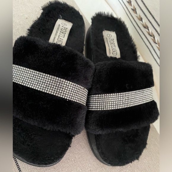 Black faux fur w sparkle Portland boot company slipper women’s 7 great condition - Picture 9 of 10